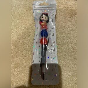 New Doorable Pen Snow White